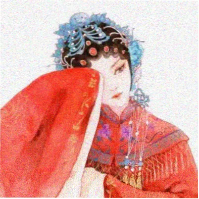 留言用户老周的头像，深棕背景下的胶片盘图案